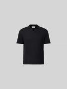 Officine Générale Poloshirt mit V-Ausschnitt in Black, Größe M