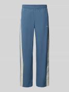 PROHIBITED Sweatpants mit elastischem Bund in Rauchblau, Größe XS