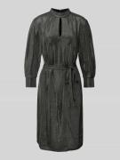 Oui Knielanges Kleid mit Bindegürtel in Silber, Größe 36