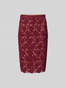 Self-Portrait Slim Fit Rock mit Allover-Spitzenbesatz in Bordeaux, Grö...