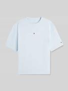 Tommy Hilfiger Regular Fit T-Shirt mit Label-Schriftzug aus reiner Bau...