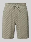 Lindbergh Regular Fit Shorts mit Label-Patch in Oliv, Größe L