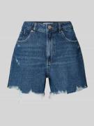 REVIEW Jeansshorts im Used-Look und mit 5-Pocket-Design in Dunkelblau,...