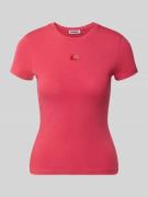 REVIEW Slim Fit T-Shirt mit Motiv-Stitching Modell 'Fruity' in Rot, Gr...