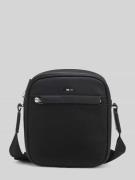 BOSS Umhängetasche mit Reißverschlüssen in Black, Größe 1