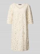 Betty Barclay Knielanges Kleid mit Lochstickerei in Sand, Größe 36