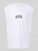 REVIEW Muskelshirt mit Logo und Rundhalsausschnitt in Weiss, Größe L