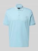 bugatti Regular Fit Poloshirt mit Brusttasche und Label-Stitching in A...