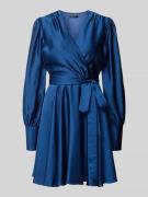 Swing Cocktailkleid mit Bindegürtel in Blau, Größe 32