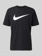 Nike T-Shirt mit Logo-Print Modell 'Swoosh' in Black, Größe L