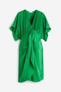 H&M MAMA Drapiertes Kleid Grün, Kleider in Größe XS. Farbe: Green