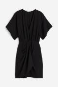 H&M Kleid mit V-Ausschnitt Schwarz, Alltagskleider in Größe S. Farbe: ...
