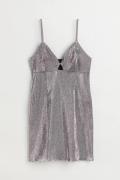 H&M Minikleid mit Cut-out Silberfarben, Party kleider in Größe L. Farb...