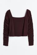 H&M+ Jerseyshirt mit gerafftem Arm Weinrot, Tops in Größe 4XL. Farbe: ...