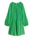Arket Lyocell-Kleid in A-Linie Grün, Alltagskleider Größe 44. Farbe: G...