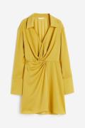 H&M Blusenkleid mit Twist-Detail Gelb, Alltagskleider in Größe M. Farb...