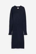 H&M Geripptes Strickkleid Marineblau, Alltagskleider in Größe XL. Farb...
