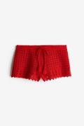 H&M Minishorts im Häkellook Knallrot in Größe L. Farbe: Bright red